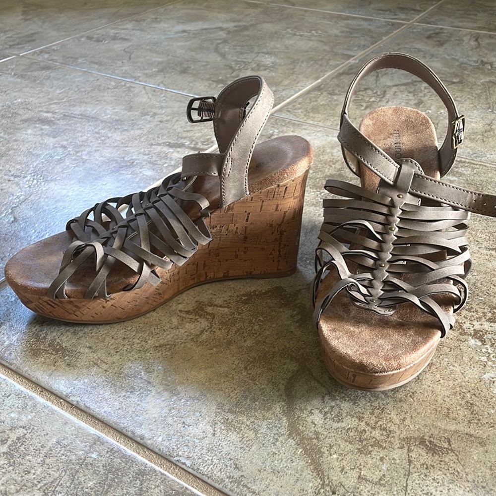 Bone colored strappy wedge sandals to match EVERYTHING!